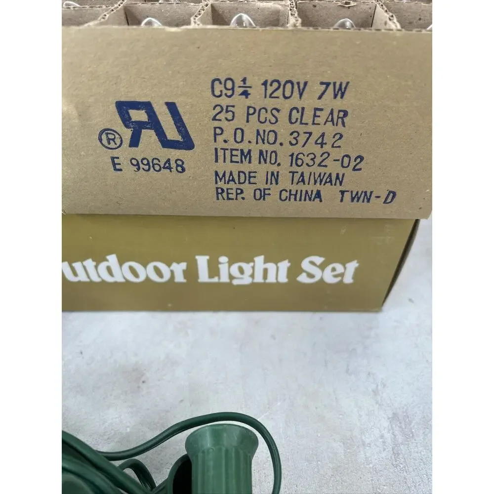 Vtg Hoferts‎ C9 Bulb Clear 25 Pieces Christmas Lights Outdoor Indoor.